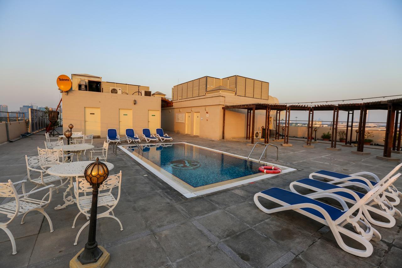 Ramee Royal Hotel Dubai Exteriör bild