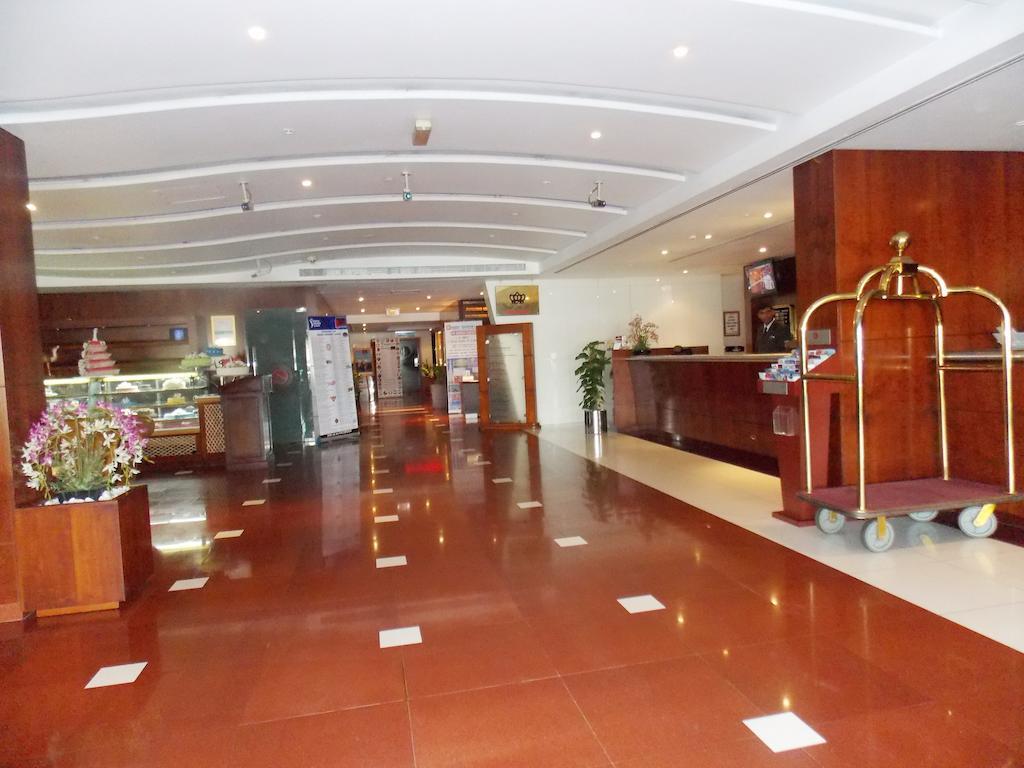 Ramee Royal Hotel Dubai Exteriör bild